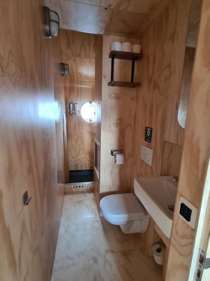 Вилла Wikkelboats @ Tramkade Den Bosch Orthen Экстерьер фото